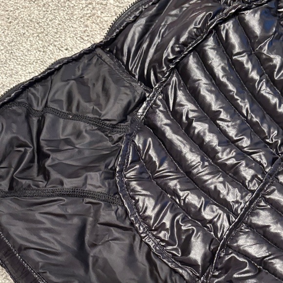 lululemon athletica Black Puffer Vest - Picture 5 of 6